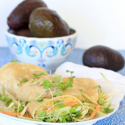 SO easy and delicious! Avocado Chickpea Mash | Recipe is gluten free & vegan with a paleo option.