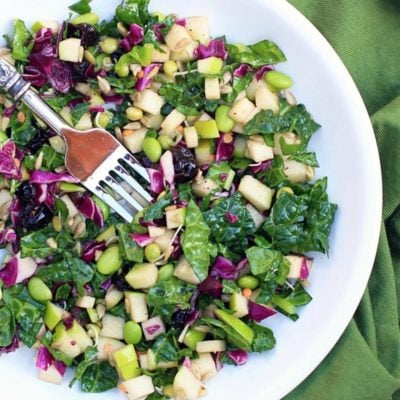 Mood boosting foods : Kale power salad on a white plate