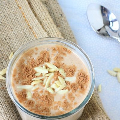Rich, creamy, and sinfully delicious, this healthy Mexican Chocolate Banana Almond Breakfast Shake is just what you need when you're craving something chocolaty without the extra calories!