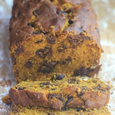 This moist and delicious One Bowl Chocolate Chip Pumpkin Bread will satisfy all your pumpkin and chocolate cravings! | Recipe is gluten free & vegan.