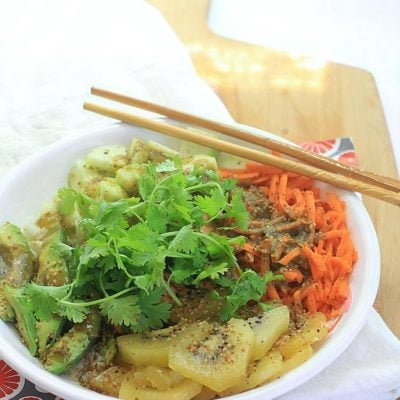 Salmon Power Bowl w/ SunGold Kiwifruit Ponzu Sauce & Cilantro #sponsored