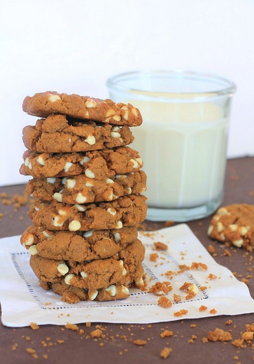 Peanut Butter Sweet Potato Teff Cookies w/ White Chocolate Chips ~ Healthy "Junk Food" Your Teens and Tweens Will Love! | Recipe @thespicyrd www.eastewart.com
