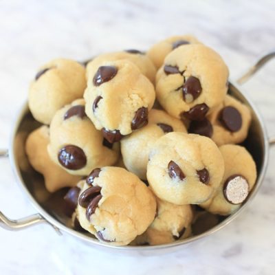 Chocolate Chip No Bake Energy Bites | Low Carb, Gluten Free, Low FODMAP, with Vegan & Paleo options | Get the recipe, plus more healthy snacks at EA Stewart, The Spicy RD