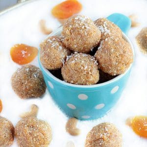 Healthy Energy Bites with Dates