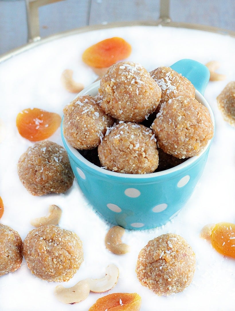 Healthy Energy Bites with Dates