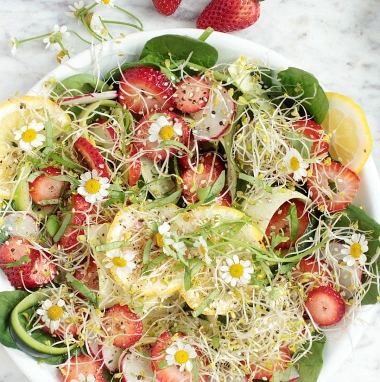 Superfood Salad Bowl w/ Spinach, Strawberries, & HoneyMiso Dressing